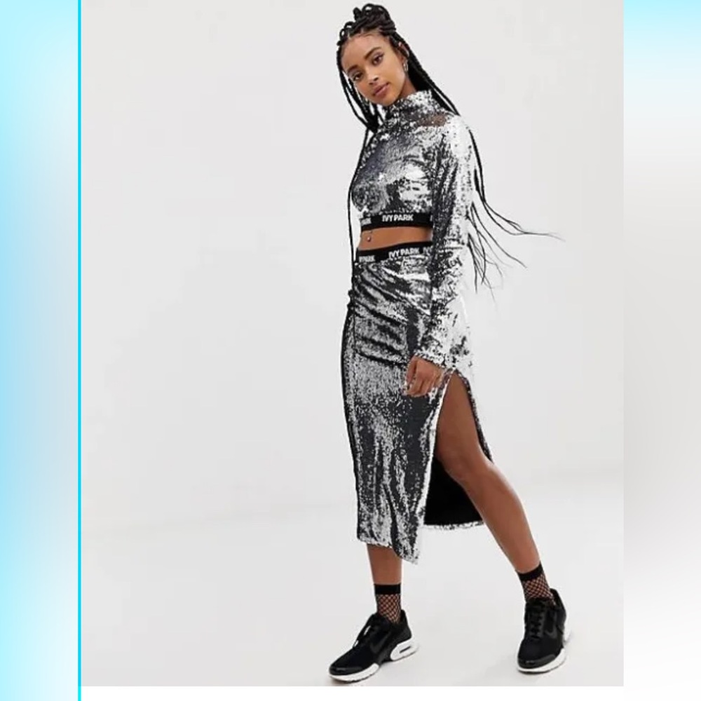 Ivy park silver sequin skirt with gentle use in excellent condition